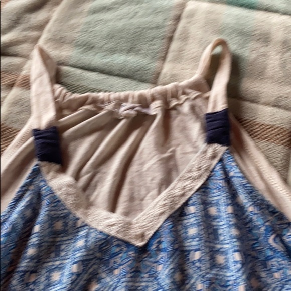 Top - Picture 2 of 4